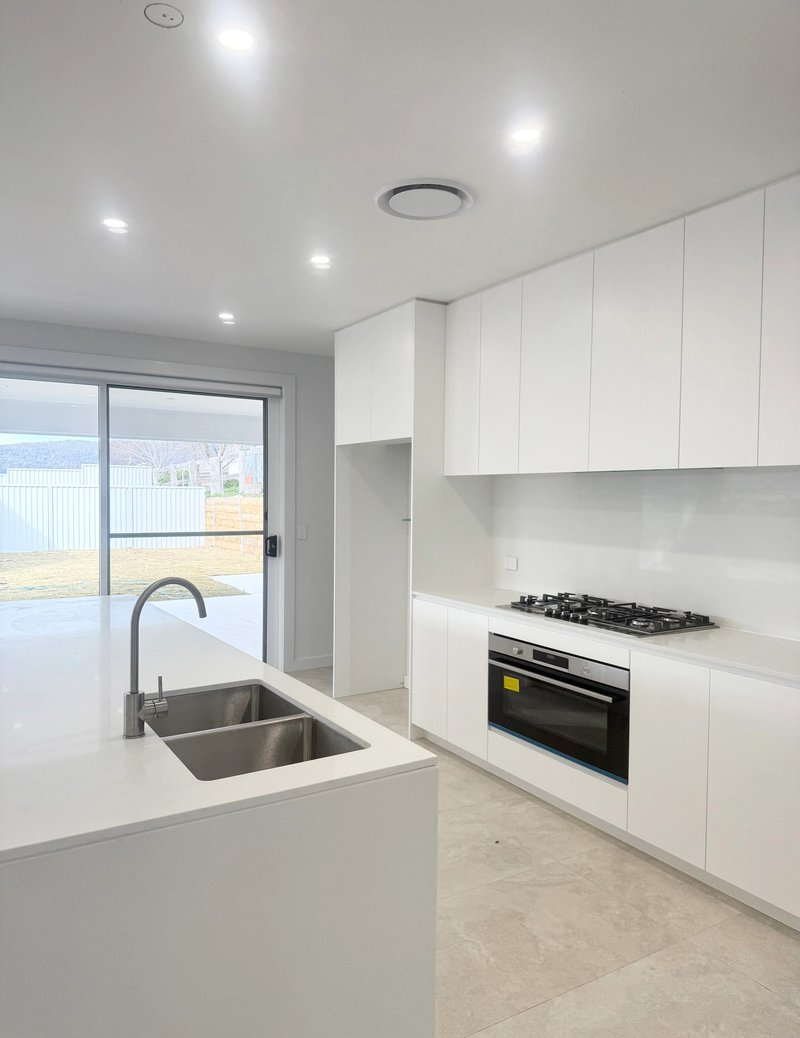 Photo - 51 Hillcrest Avenue, Bowenfels NSW 2790 - Image 7
