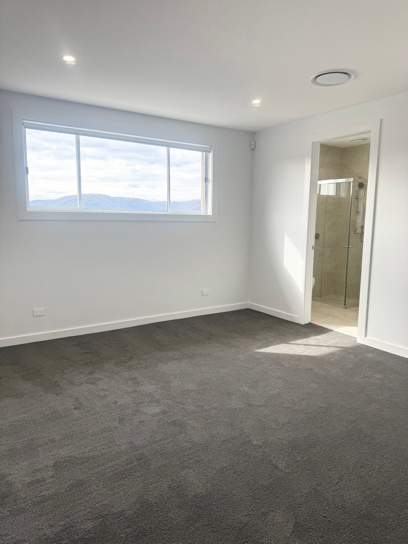 Photo - 51 Hillcrest Avenue, Bowenfels NSW 2790 - Image 13