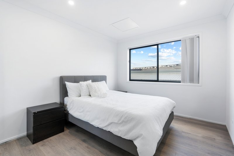 Photo - 51 Hinton Loop, Oran Park NSW 2570 - Image 7