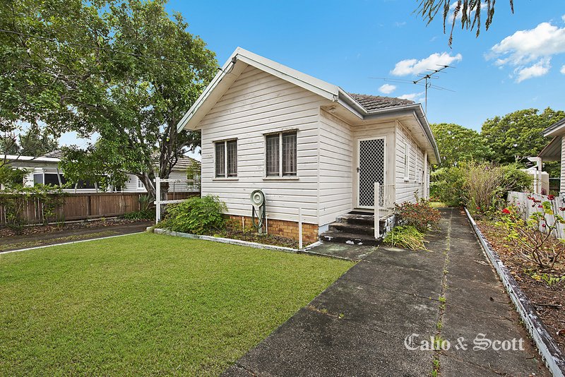 Photo - 51 Holmes St , Brighton QLD 4017 - Image 2