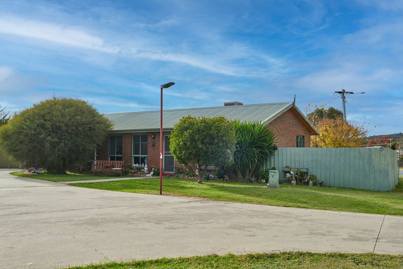 Photo - 5/1 Hospital Street, Heathcote VIC 3523 - Image 15