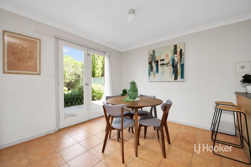 Photo - 51 Hyde Park Terrace, Point Cook VIC 3030 - Image 11