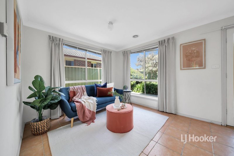 Photo - 51 Hyde Park Terrace, Point Cook VIC 3030 - Image 5