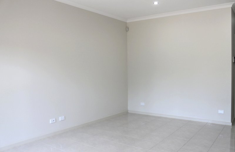 Photo - 51 Irwin Avenue, Altona North VIC 3025 - Image 7