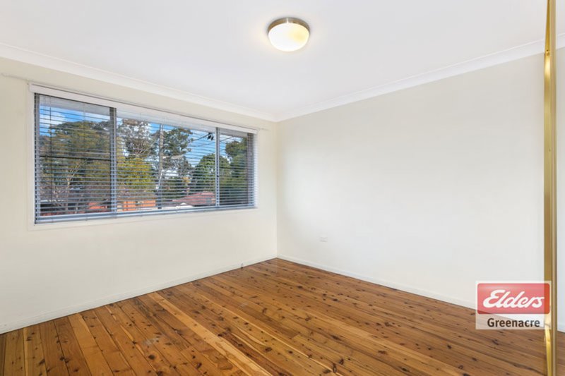 Photo - 51 Jacaranda Drive, Georges Hall NSW 2198 - Image 5