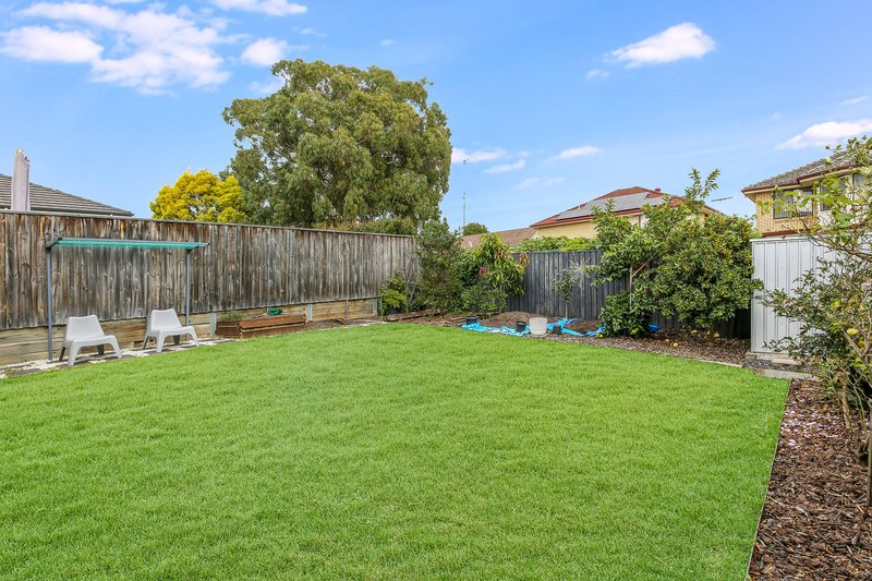 Photo - 51 Jones Avenue, Potts Hill NSW 2143 - Image 12