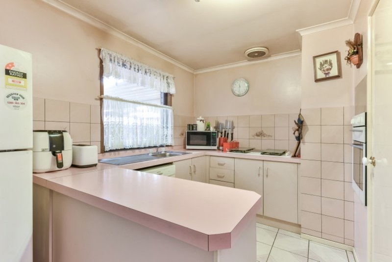 Photo - 51 Kathleen Crescent, Hoppers Crossing VIC 3029 - Image 3