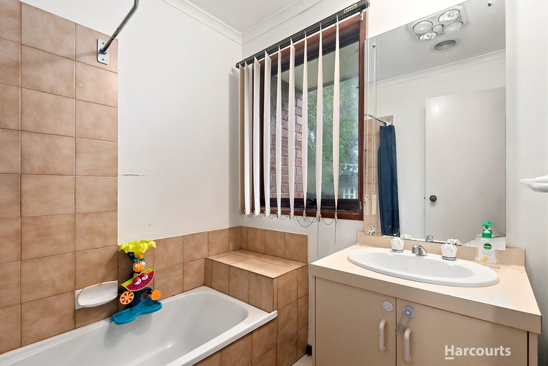 Photo - 51 Kennington Park Drive, Endeavour Hills VIC 3802 - Image 7