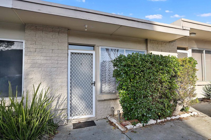 Photo - 5/1 Kinnordy Court, Hamlyn Heights VIC 3215 - Image 2