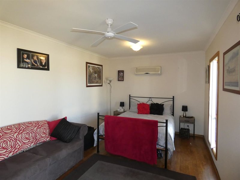 Photo - 51 Kokoda Drive, Horsham VIC 3400 - Image 11