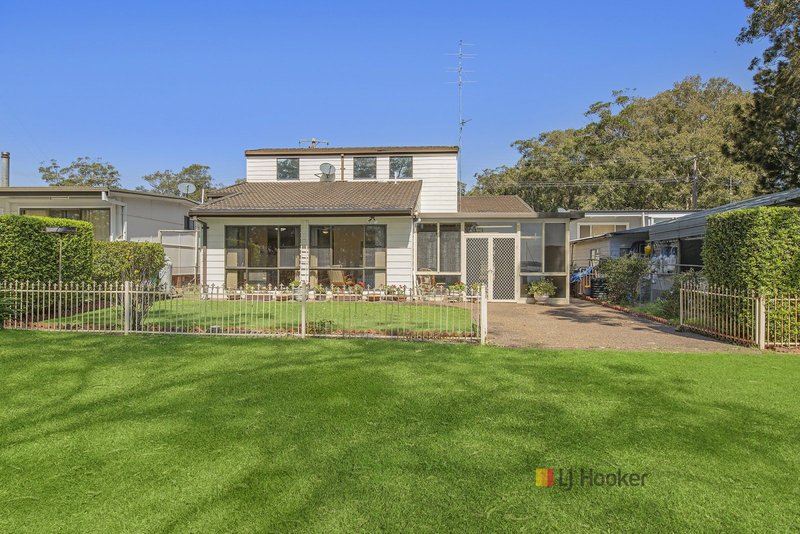 Photo - 51 Kullaroo Road, Summerland Point NSW 2259 - Image 17