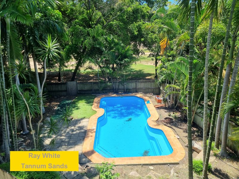 Photo - 51 Langdon Street, Tannum Sands QLD 4680 - Image 2