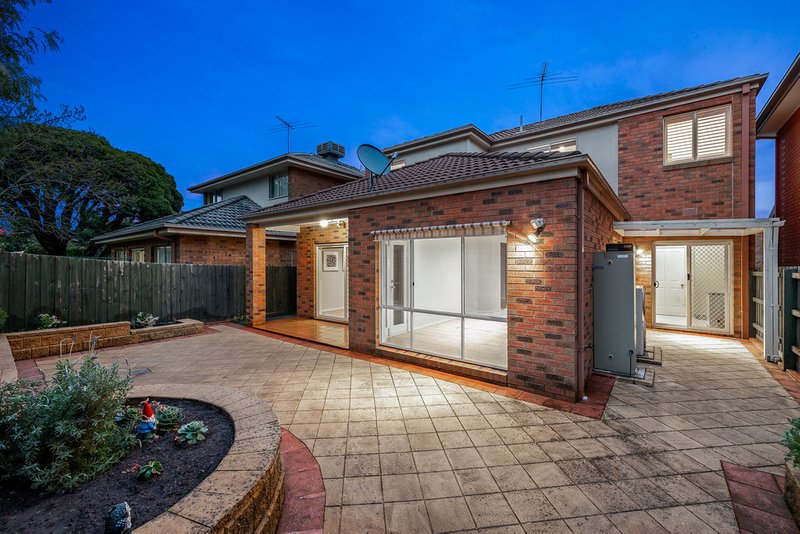 Photo - 51 Larkspur Circuit, Glen Waverley VIC 3150 - Image 12