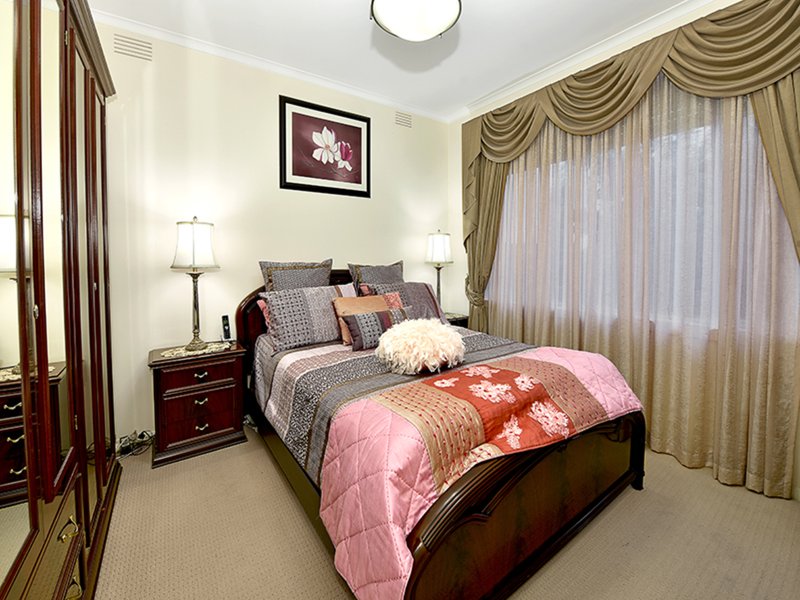 Photo - 51 Lincoln Drive, Thomastown VIC 3074 - Image 5