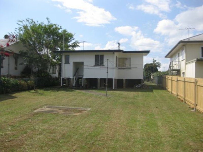 Photo - 51 Lindwall Street, Upper Mount Gravatt QLD 4122 - Image 2