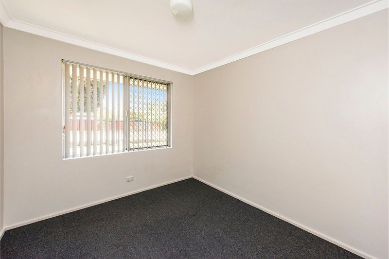 Photo - 51 Mahonia Way, Forrestfield WA 6058 - Image 23