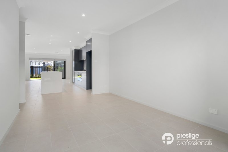 Photo - 51 Mainstay Street, Moorebank NSW 2170 - Image 5