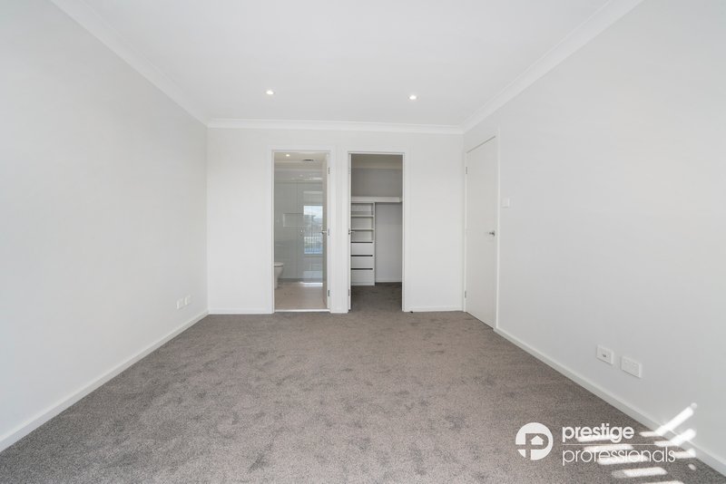 Photo - 51 Mainstay Street, Moorebank NSW 2170 - Image 8