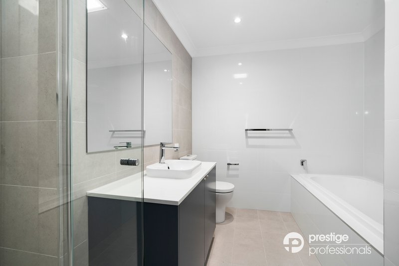 Photo - 51 Mainstay Street, Moorebank NSW 2170 - Image 10