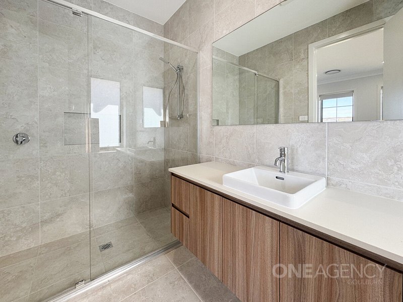 Photo - 51 Matchless Avenue, Goulburn NSW 2580 - Image 9