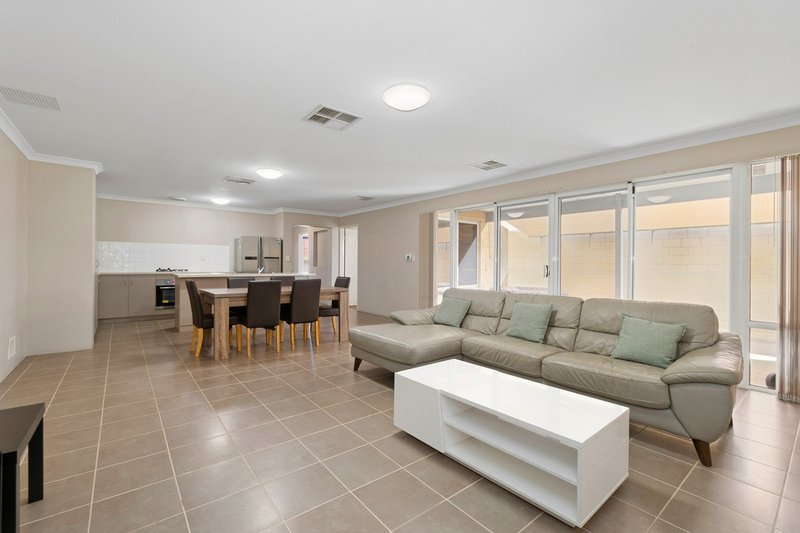 Photo - 51 Melbourne Loop, Clarkson WA 6030 - Image 11