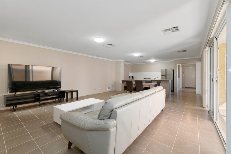 Photo - 51 Melbourne Loop, Clarkson WA 6030 - Image 12