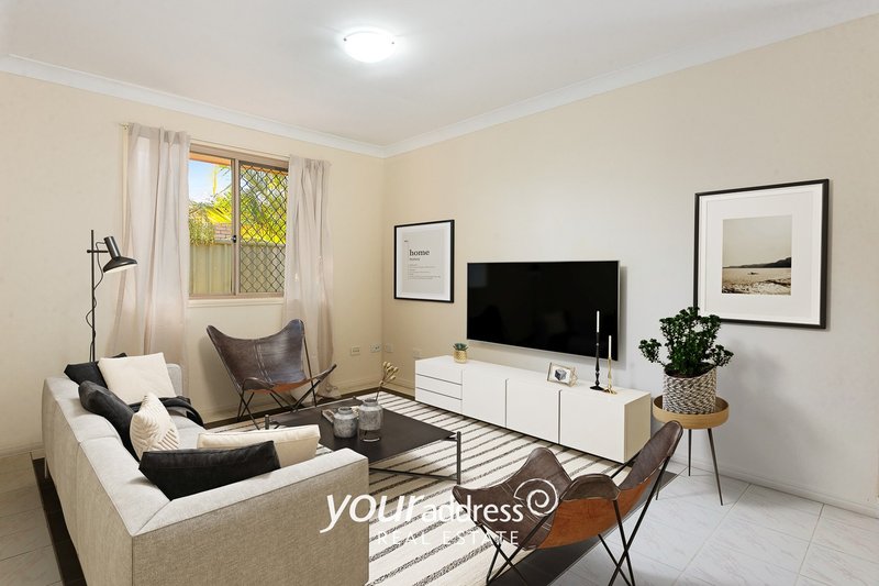 Photo - 51 Mortlake Crescent, Boronia Heights QLD 4124 - Image 3