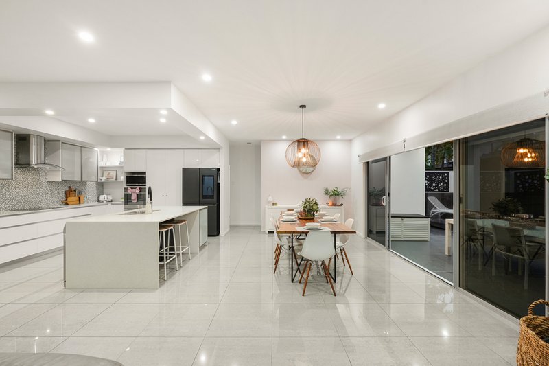 Photo - 51 Observatory Drive, Reedy Creek QLD 4227 - Image 6