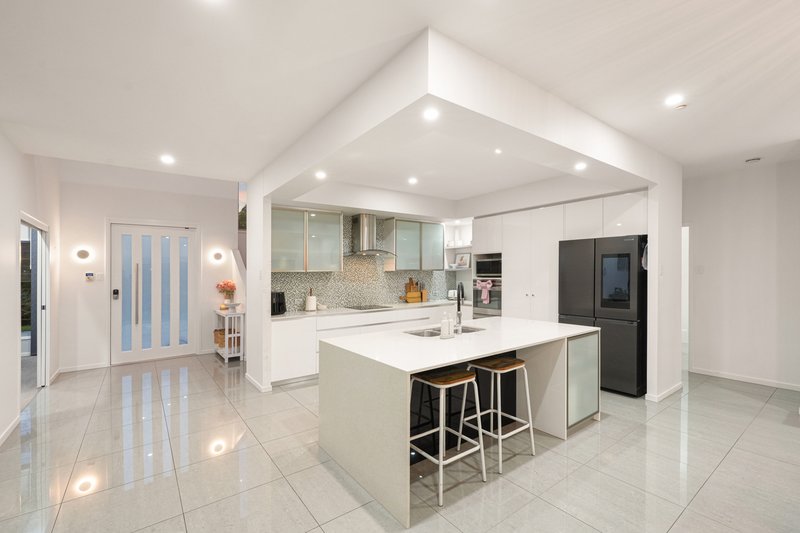 Photo - 51 Observatory Drive, Reedy Creek QLD 4227 - Image 9