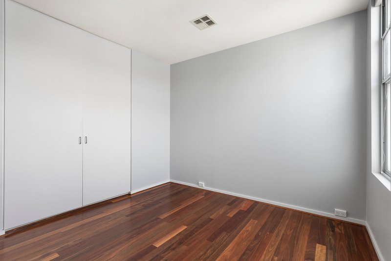 Photo - 5/1 Ormond Esplanade, Elwood VIC 3184 - Image 9