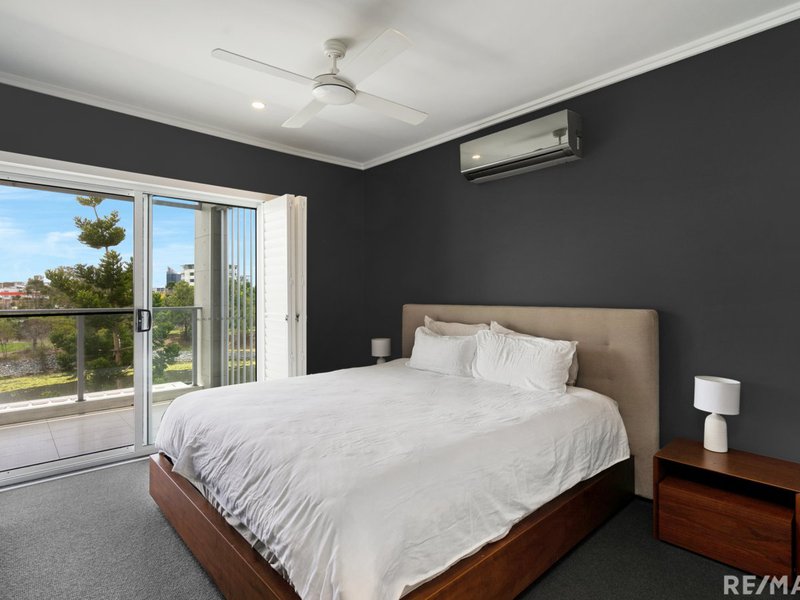 Photo - 51 Parnell Boulevard, Robina QLD 4226 - Image 9