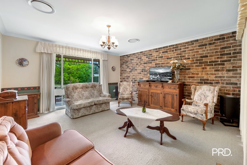 Photo - 51 Paterson Road, Springwood NSW 2777 - Image 3