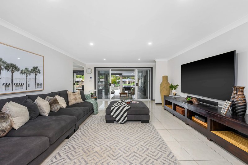Photo - 51 Pebble Beach Drive, Runaway Bay QLD 4216 - Image 7