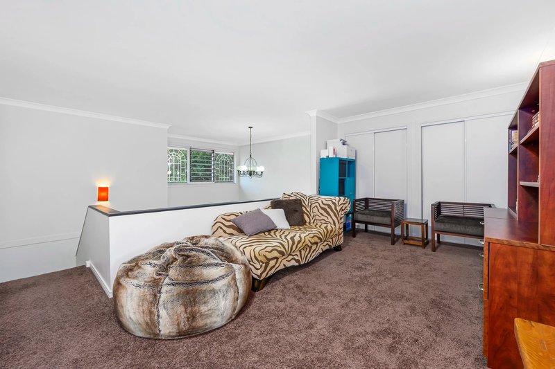 Photo - 51 Pebble Beach Drive, Runaway Bay QLD 4216 - Image 10