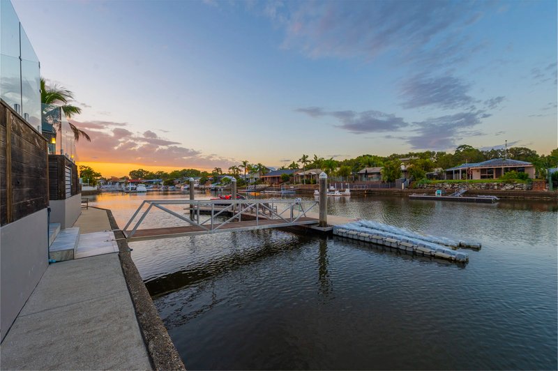 Photo - 51 Pebble Beach Drive, Runaway Bay QLD 4216 - Image 25
