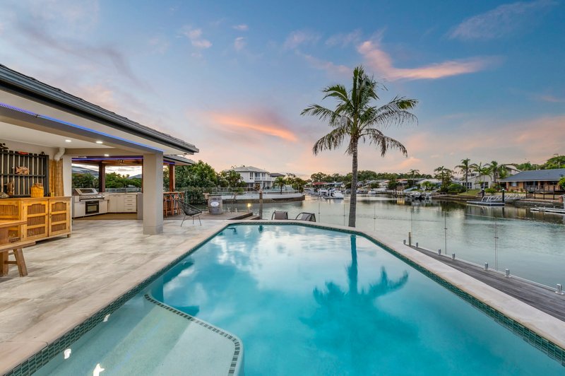 Photo - 51 Pebble Beach Drive, Runaway Bay QLD 4216 - Image 26