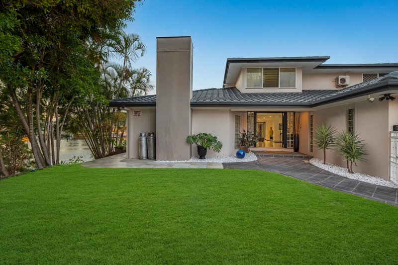Photo - 51 Pebble Beach Drive, Runaway Bay QLD 4216 - Image 30