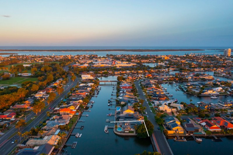 Photo - 51 Pebble Beach Drive, Runaway Bay QLD 4216 - Image 31