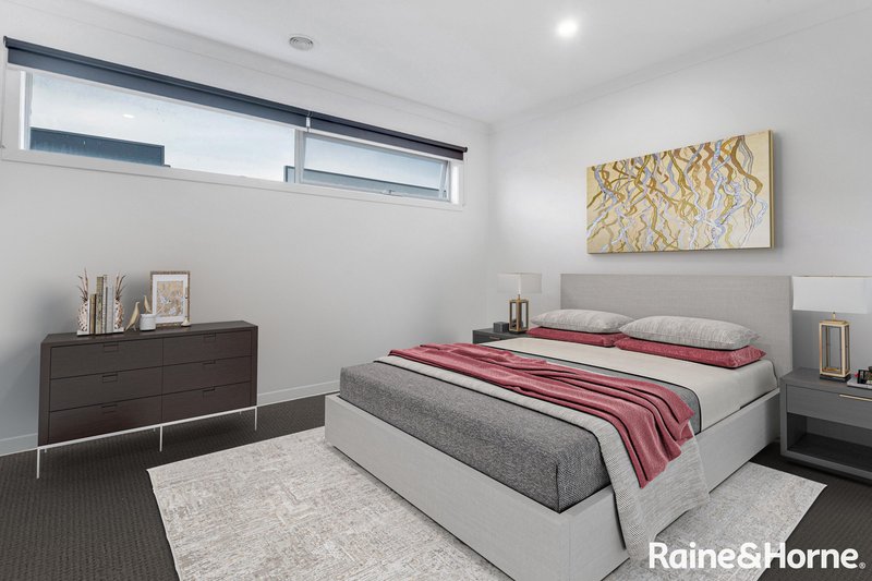 Photo - 51 Regatta Drive, Craigieburn VIC 3064 - Image 10