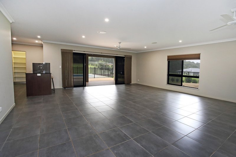 Photo - 51 Rosewood Close, Malanda QLD 4885 - Image 8