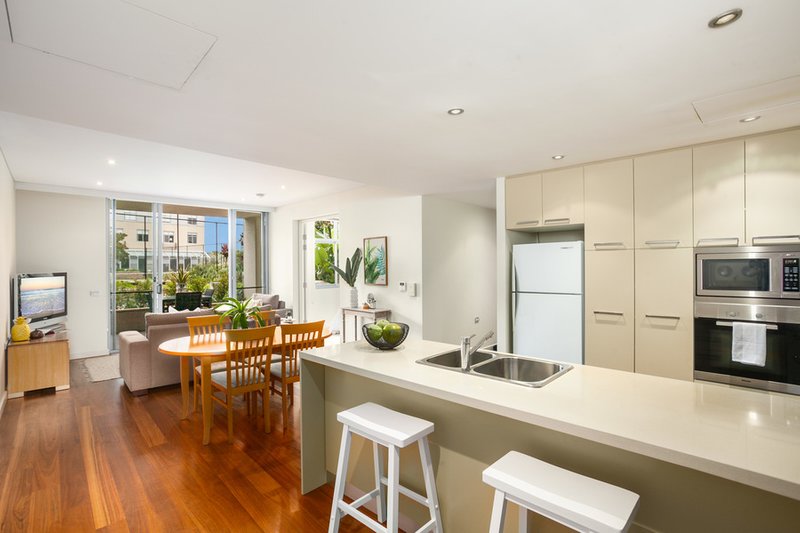 Photo - 5/1 Ross Street, Wollongong NSW 2500 - Image 2