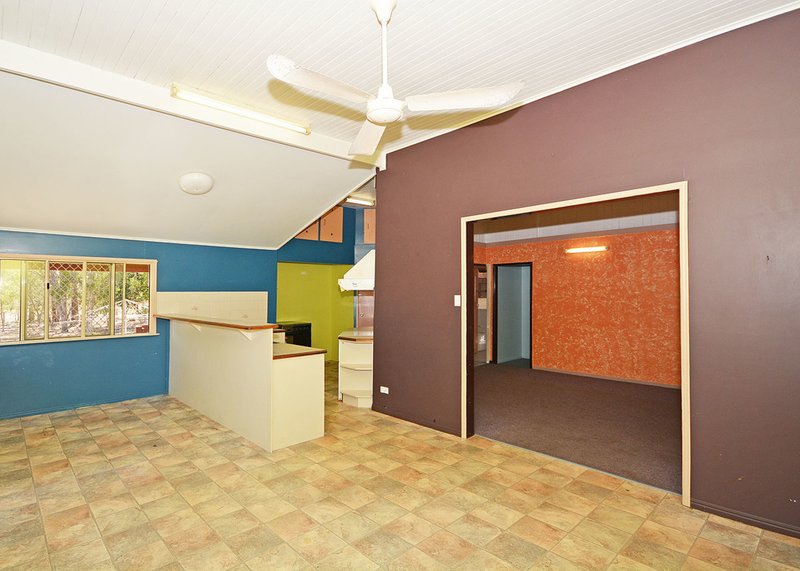 Photo - 51 Scanlan Street, Sunshine Acres QLD 4655 - Image 4