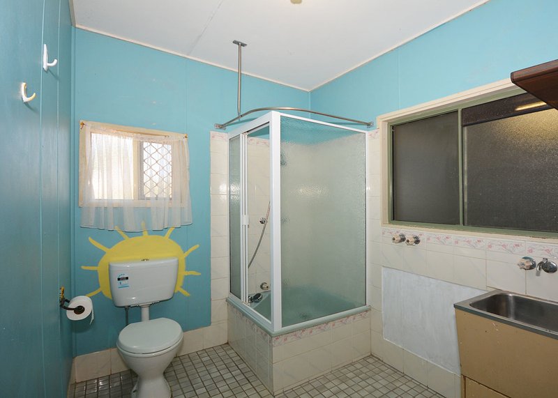 Photo - 51 Scanlan Street, Sunshine Acres QLD 4655 - Image 22