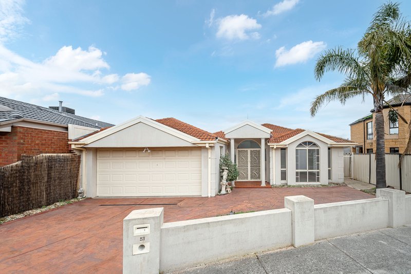 Photo - 51 Shortridge Circuit, Roxburgh Park VIC 3064 - Image 2
