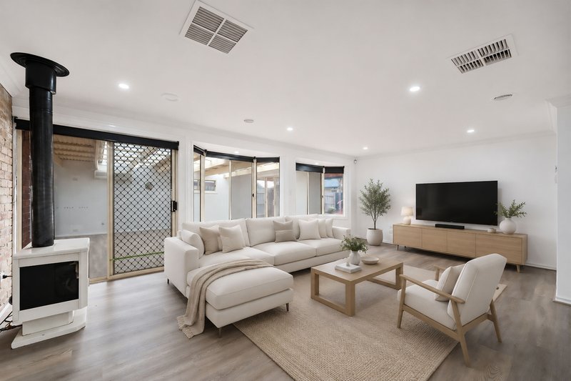 Photo - 51 Shortridge Circuit, Roxburgh Park VIC 3064 - Image 6