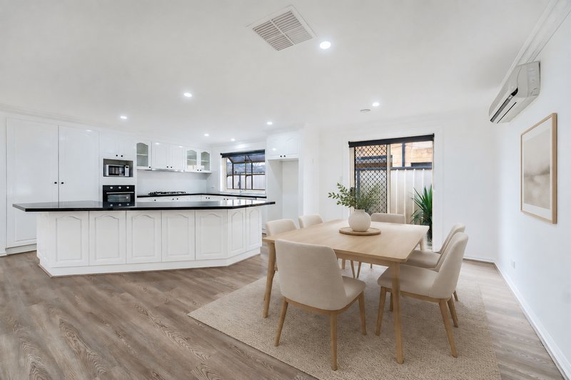 Photo - 51 Shortridge Circuit, Roxburgh Park VIC 3064 - Image 7