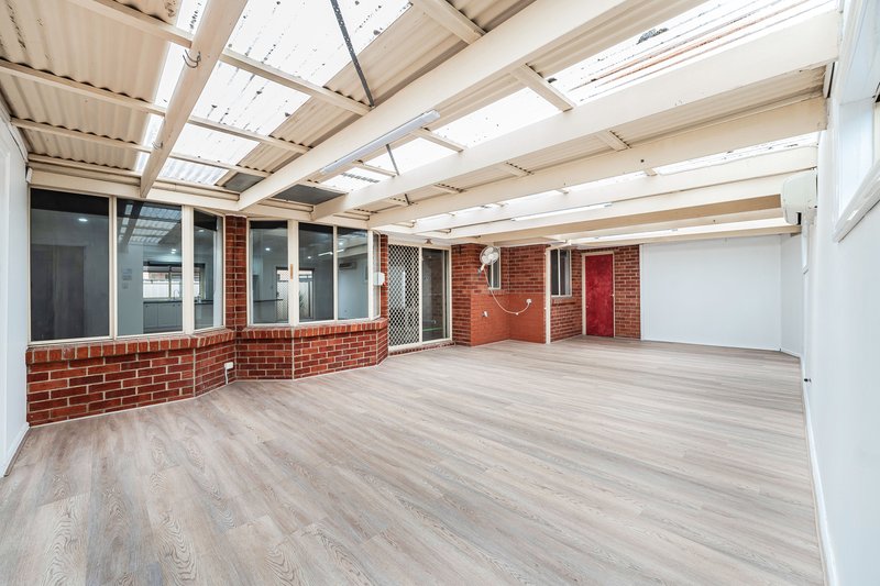 Photo - 51 Shortridge Circuit, Roxburgh Park VIC 3064 - Image 20