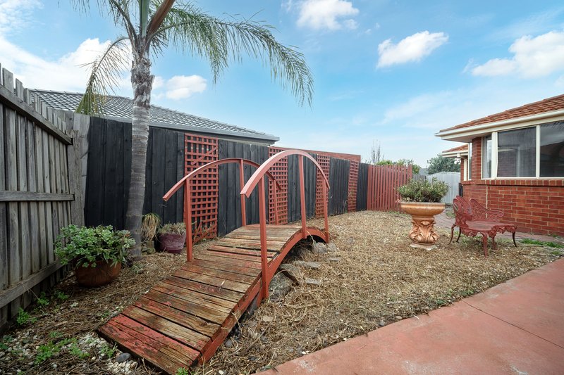 Photo - 51 Shortridge Circuit, Roxburgh Park VIC 3064 - Image 22