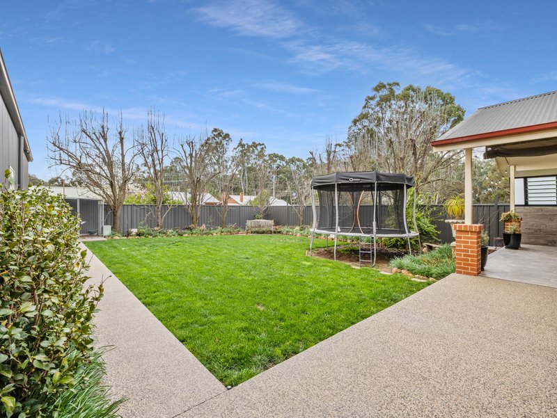 Photo - 51 Smith Crescent, Wangaratta VIC 3677 - Image 19