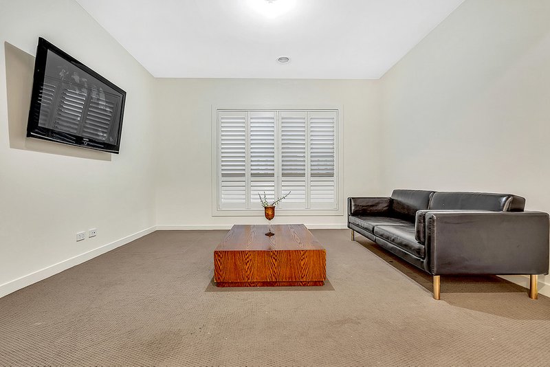 Photo - 51 St Georges Boulevard, Mickleham VIC 3064 - Image 6